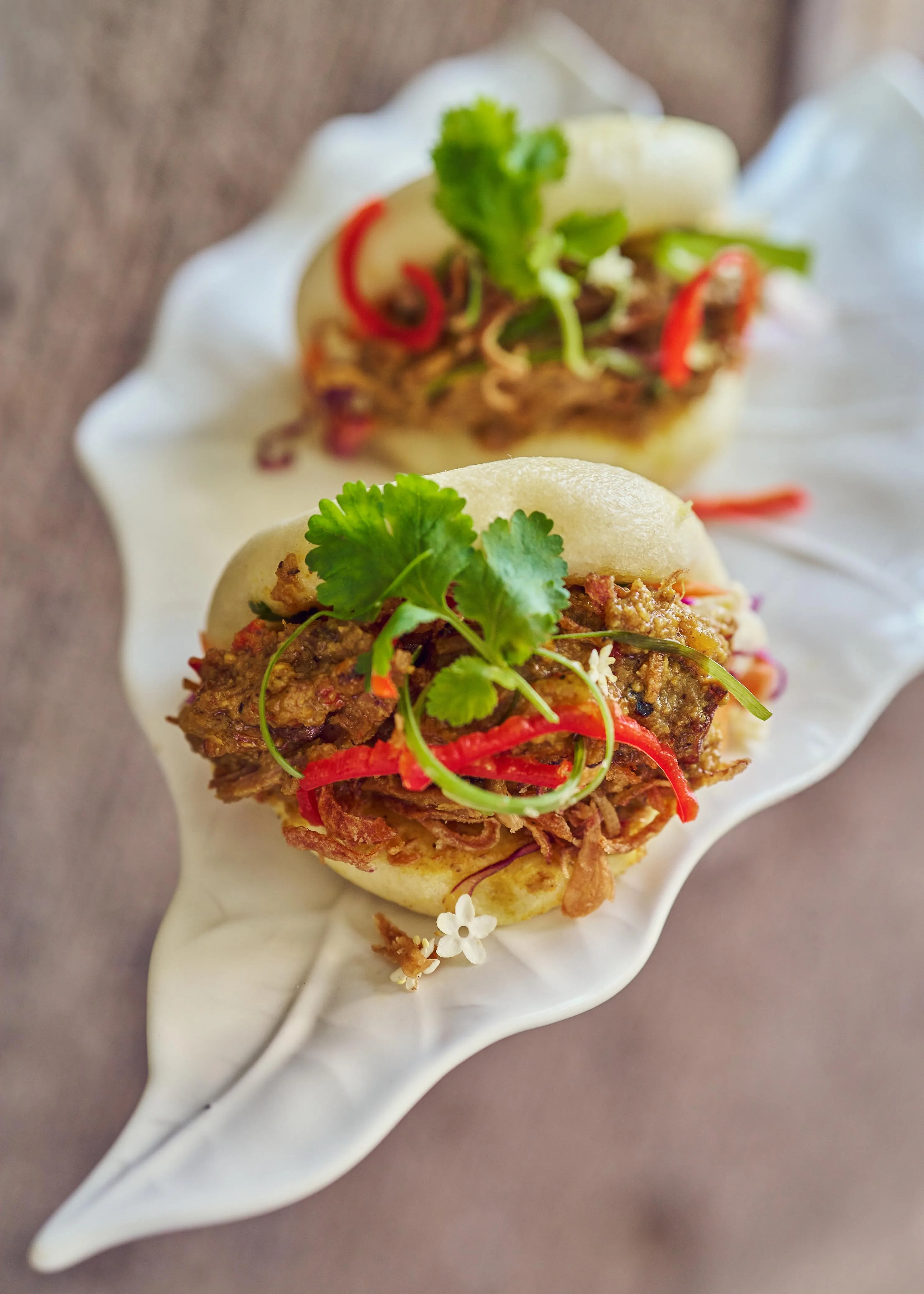 Pulled-pork bao buns